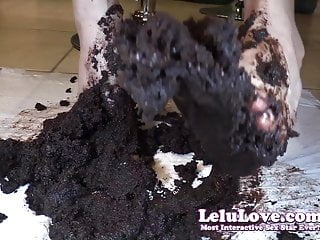 Lelu Love-Lick Messy Chocolate Cake Off My Feet Joe free video