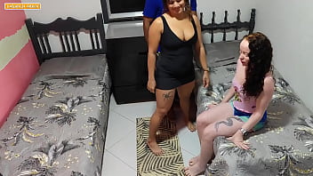 Ensinando Outra A Fuder Com O Meu Marido Na Minha Frente free video