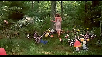 Alicia En El Pais De Las Pornomaravillas-(Alice In Wonderland)-1976 free video